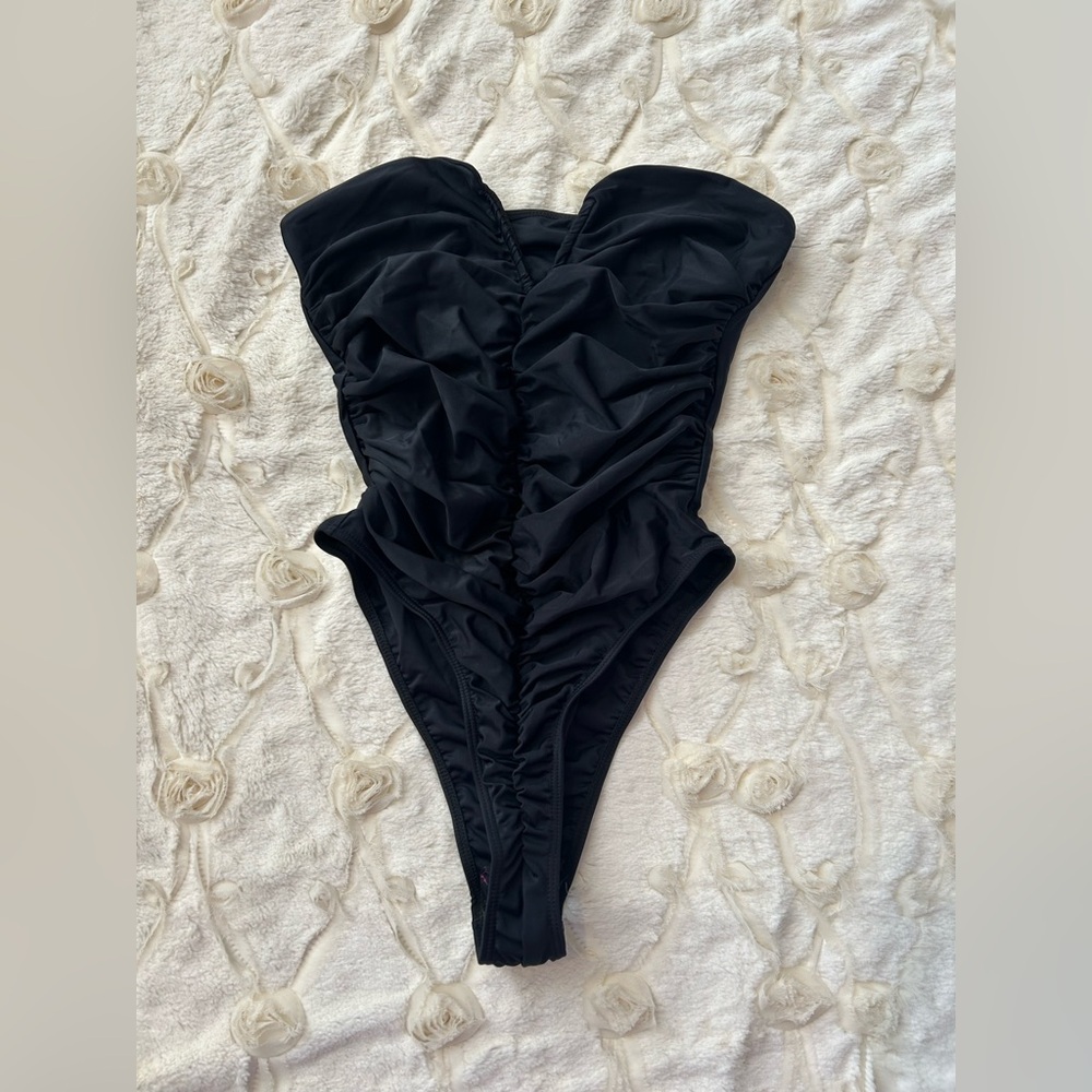 5 NEW Women’s One Piece Swimsuit Lot/Set! So CUTE! Stretch, Padded, Puckerbutt 🔥 - Picture 3 of 10